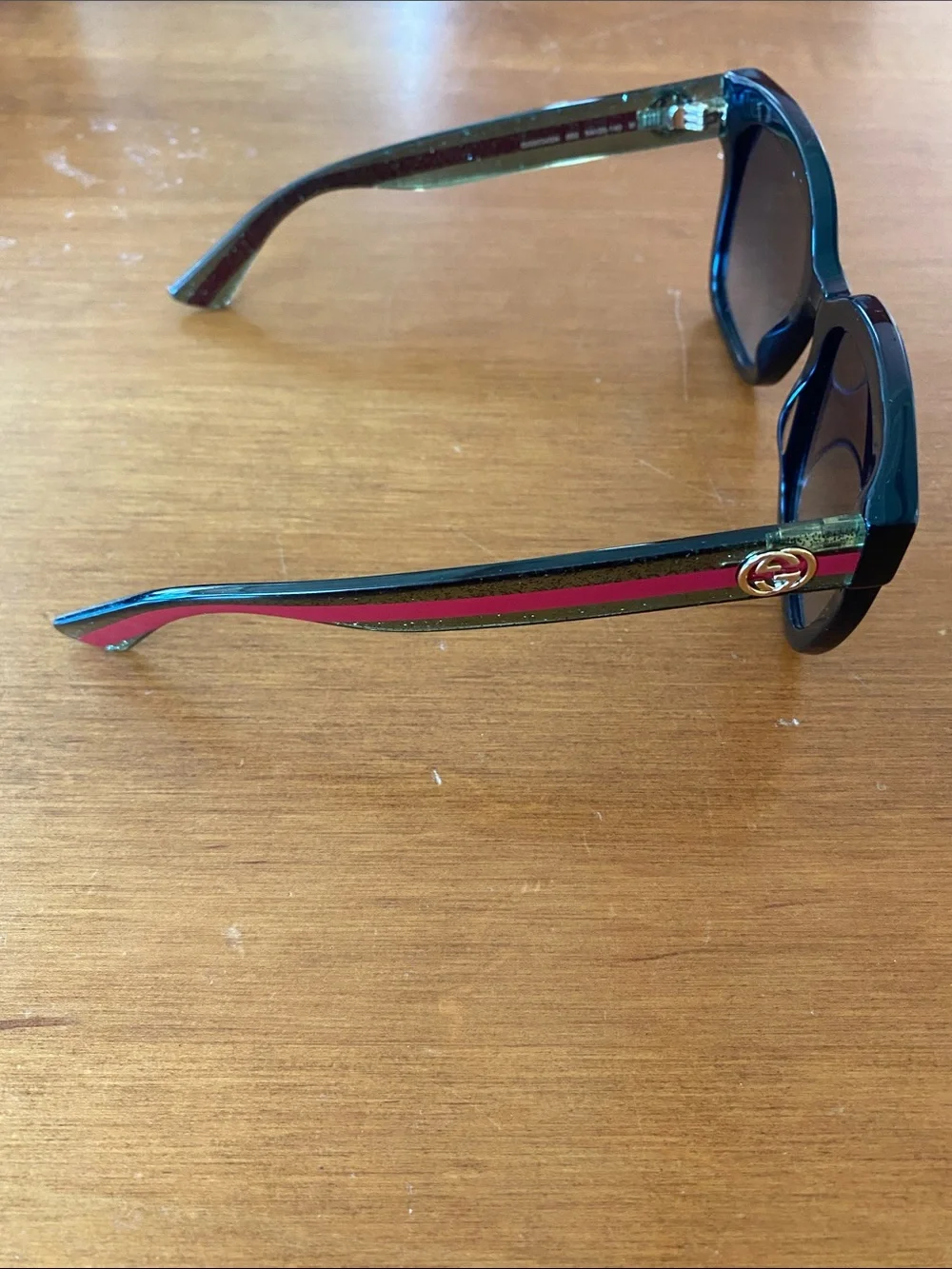 Gucci sunglasses. Stunning. GG0034SN…. 002.    54 20 140. Great condition!!!